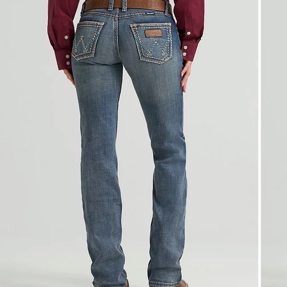 Wrangler Women's Retro Sadie Bootcut Jeans in Classic Blue - Picture 11 of 12